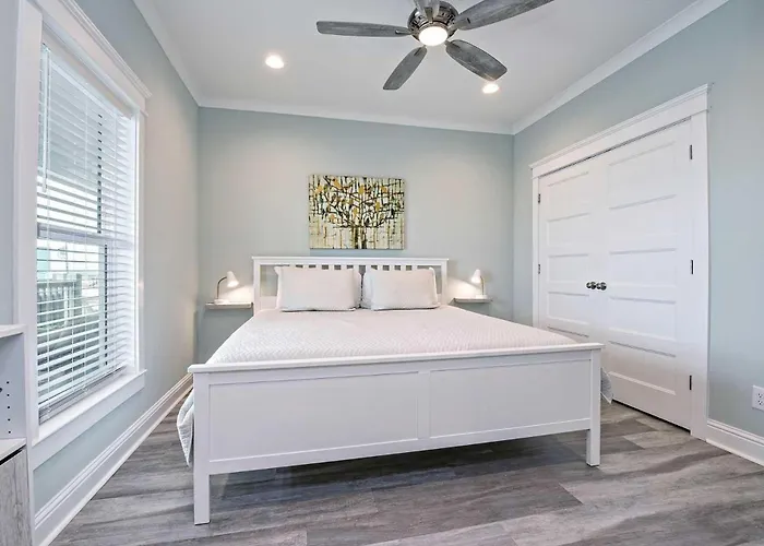 Sea Glass Pointe *